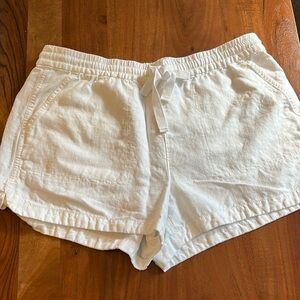 Women’s J. Crew white linen short, M